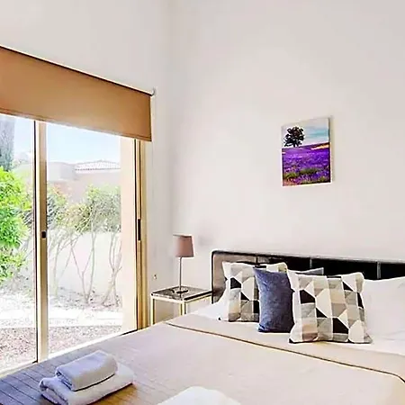 Sea Breeze Hideaway Polis