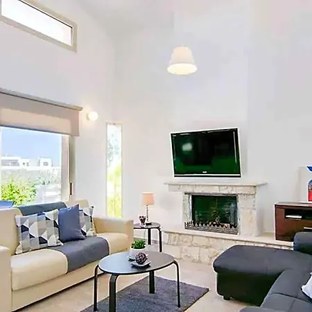 Sea Breeze Hideaway * Polis